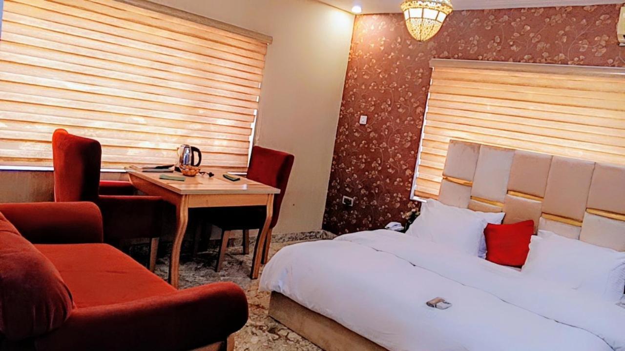 Hotel Nuit De Paris Abuja Exteriér fotografie