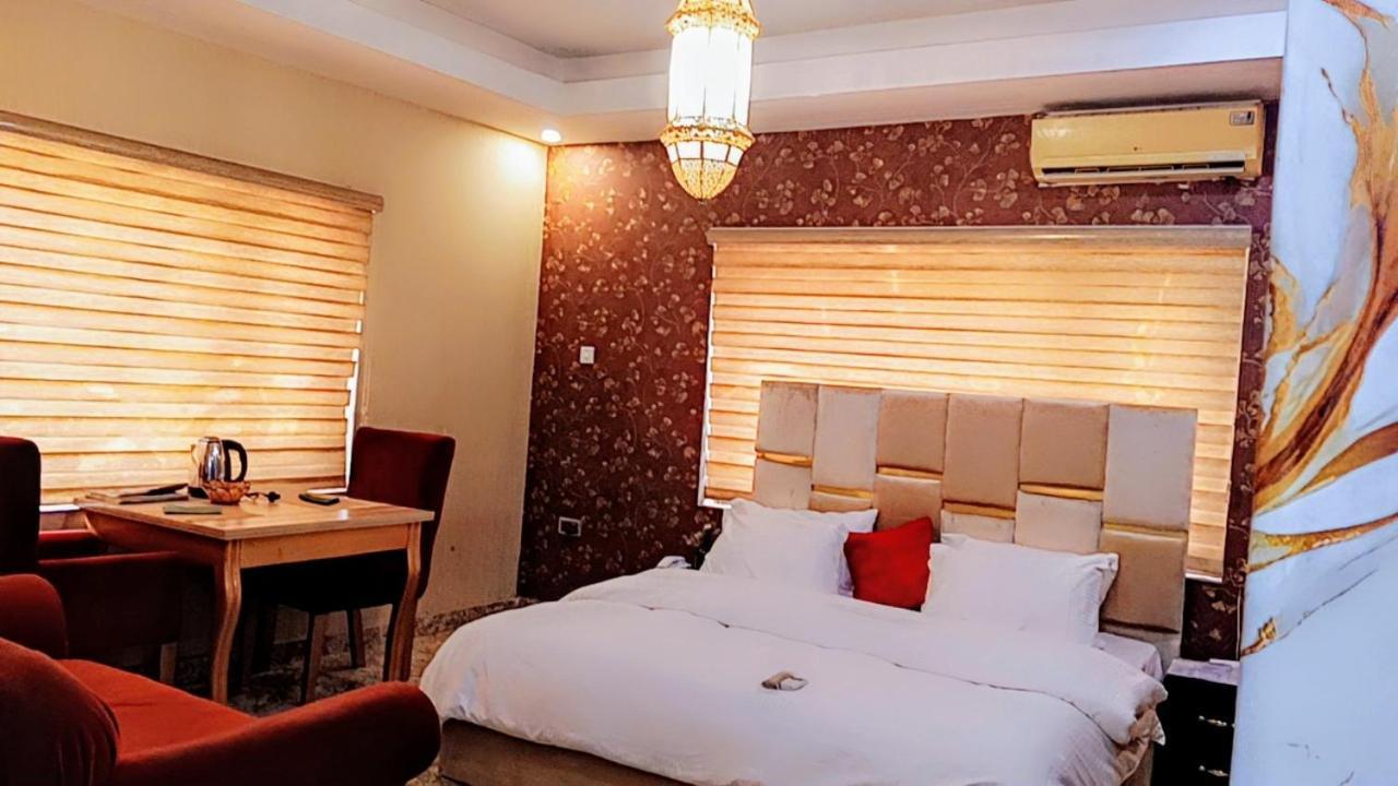 Hotel Nuit De Paris Abuja Exteriér fotografie